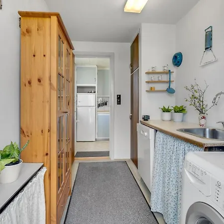 Beautiful In Ls With 2 Bedrooms *