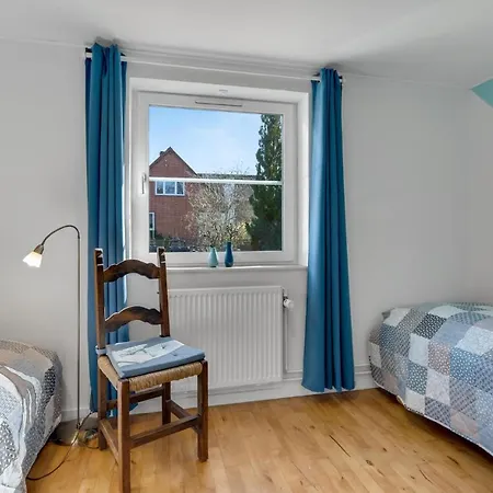 Beautiful In Ls With 2 Bedrooms Feriehus *